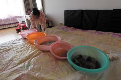 渭南楼上漏水，住户失联，小区没物管，业主维权难！律师来支招……